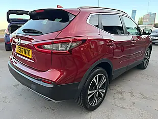 Used 2017 Nissan Qashqai N-Connecta Red - Interior and Exterior details 2
