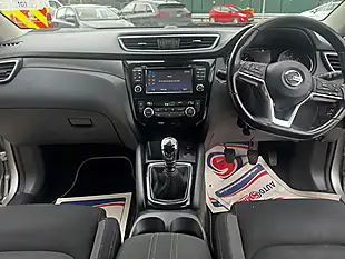 Used 2017 Nissan Qashqai N-Connecta Silver - Interior and Exterior details 16