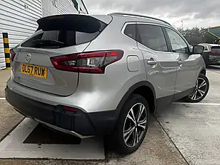 Used 2017 Nissan Qashqai N-Connecta Silver - Interior and Exterior details 7