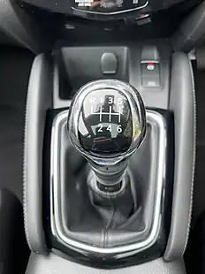 Used 2017 Nissan Qashqai N-Connecta Silver - Interior and Exterior details 14