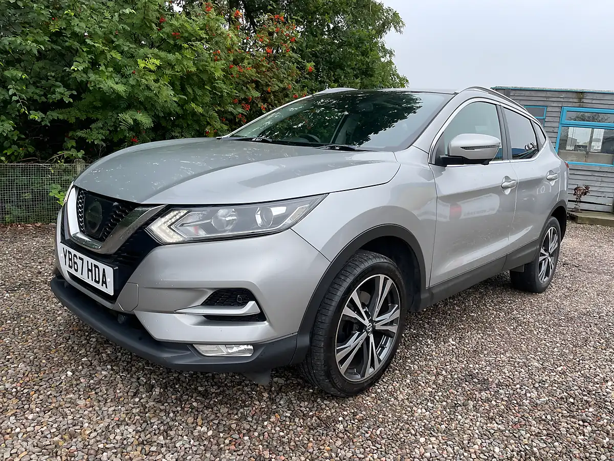 Used 2017 Nissan Qashqai N-Connecta Silver - Interior and Exterior details 2