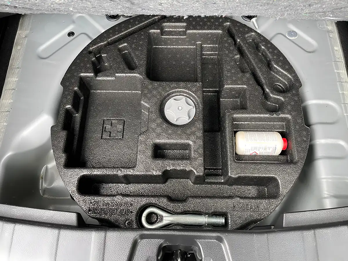 Used 2017 Nissan Qashqai N-Connecta Silver - Interior and Exterior details 20
