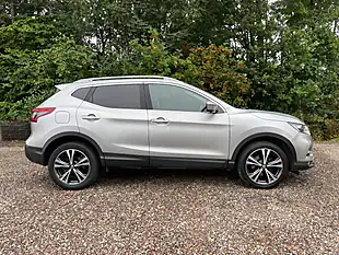 Used 2017 Nissan Qashqai N-Connecta Silver - Interior and Exterior details 5