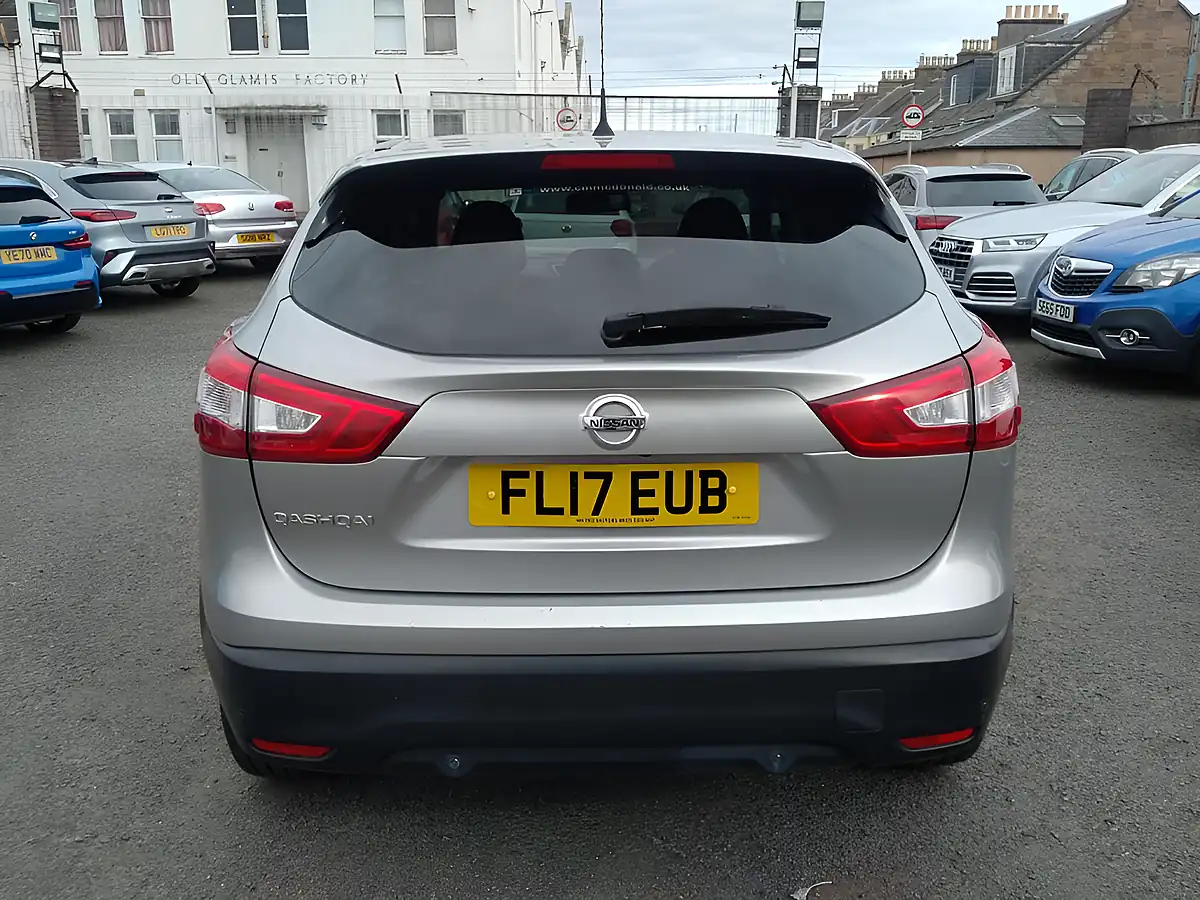 Used 2017 Nissan Qashqai N-Connecta Silver - Interior and Exterior details 6