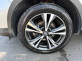 Used 2017 Nissan Qashqai N-Connecta Silver - Interior and Exterior details 15