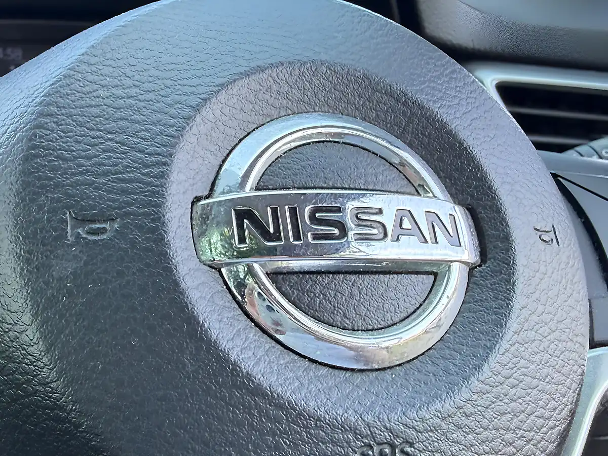 Used 2017 Nissan Qashqai N-Connecta Silver - Interior and Exterior details 18