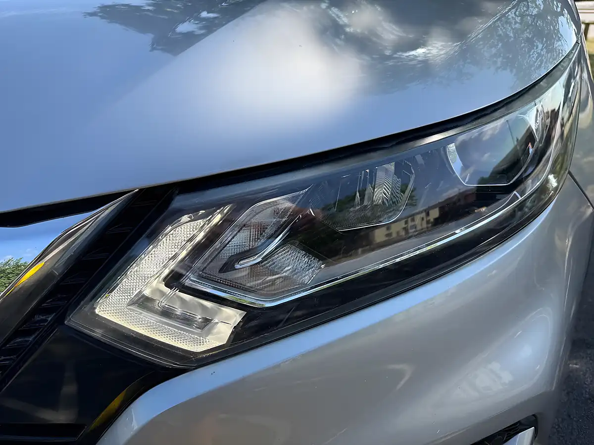 Used 2017 Nissan Qashqai N-Connecta Silver - Interior and Exterior details 19