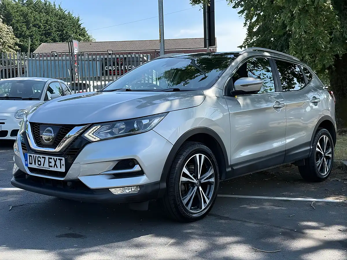 Used 2017 Nissan Qashqai N-Connecta Silver - Interior and Exterior details 2