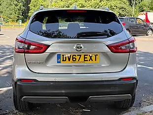 Used 2017 Nissan Qashqai N-Connecta Silver - Interior and Exterior details 4
