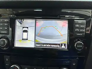 Used 2017 Nissan Qashqai N-Connecta Storm White - Interior and Exterior details 10