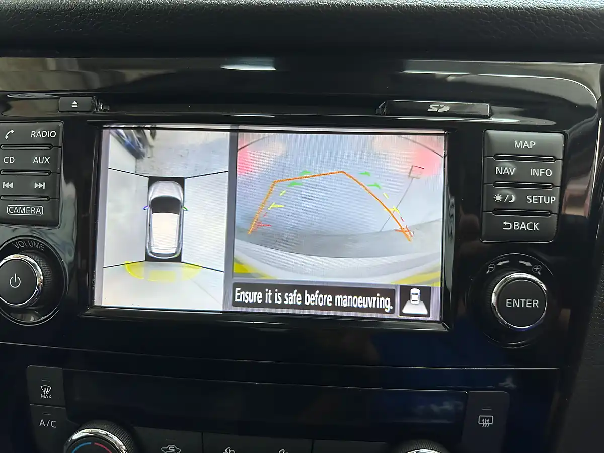 Used 2017 Nissan Qashqai N-Connecta Storm White - Interior and Exterior details 10