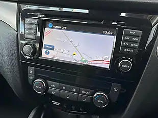 Used 2017 Nissan Qashqai N-Connecta Storm White - Interior and Exterior details 11