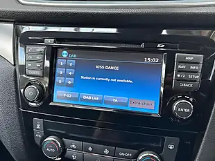 Used 2017 Nissan Qashqai N-Connecta Storm White - Interior and Exterior details 12