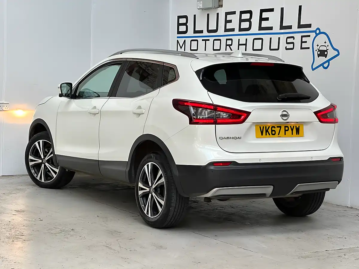 Used 2017 Nissan Qashqai N-Connecta Storm White - Interior and Exterior details 4