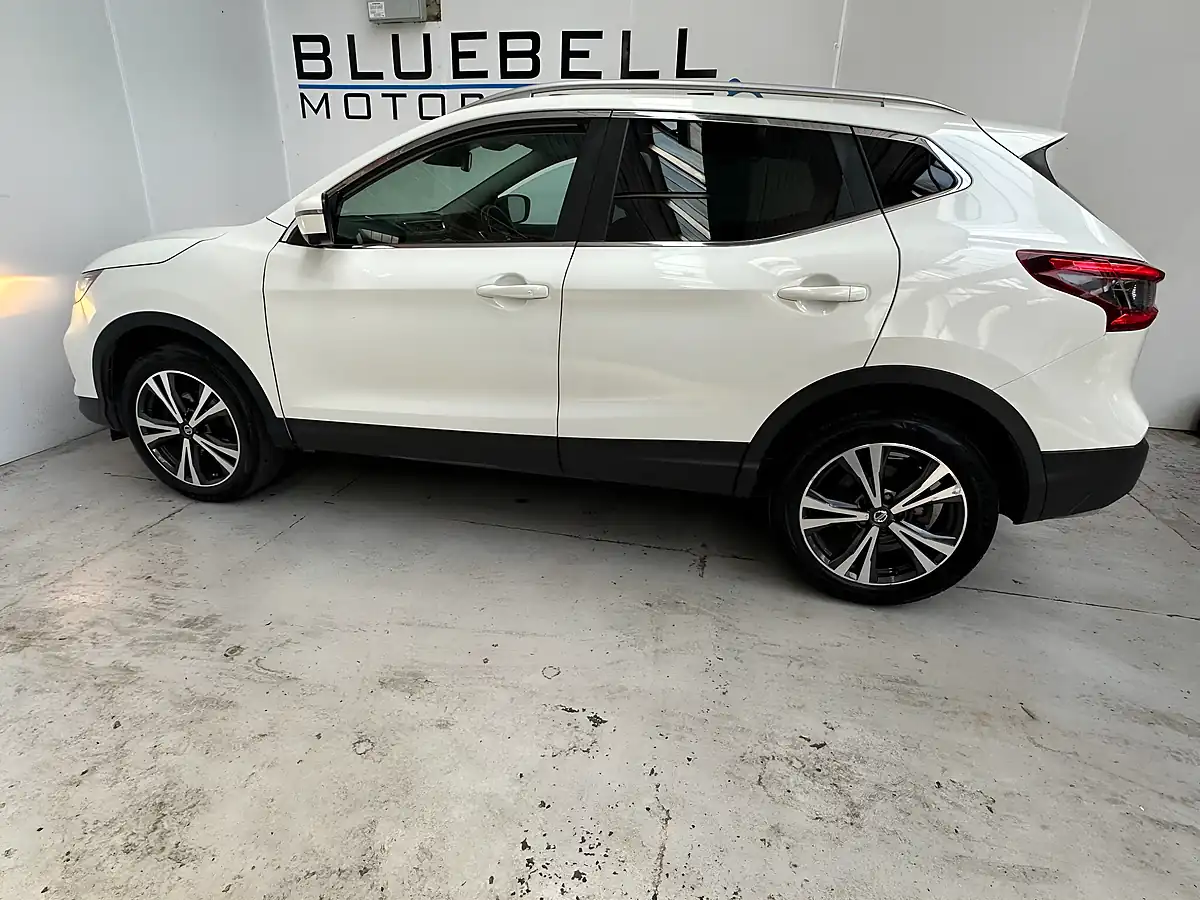 Used 2017 Nissan Qashqai N-Connecta Storm White - Interior and Exterior details 7