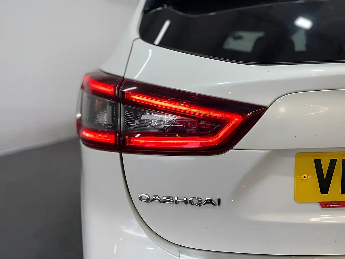 Used 2017 Nissan Qashqai N-Connecta White - Interior and Exterior details 12