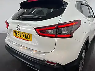 Used 2017 Nissan Qashqai N-Connecta White - Interior and Exterior details 13