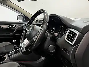 Used 2017 Nissan Qashqai N-Connecta White - Interior and Exterior details 18