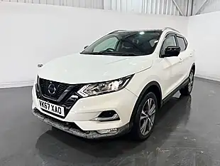 Used 2017 Nissan Qashqai N-Connecta White - Interior and Exterior details 3