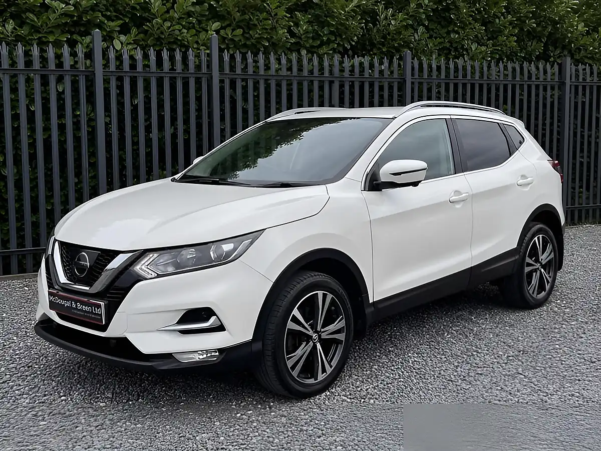 Used 2017 Nissan Qashqai N-Connecta White - Front View