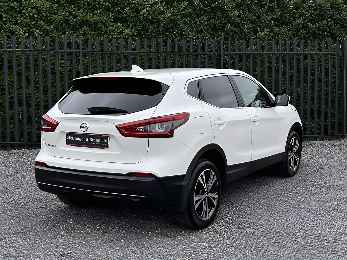 Used 2017 Nissan Qashqai N-Connecta White - Interior and Exterior details 10