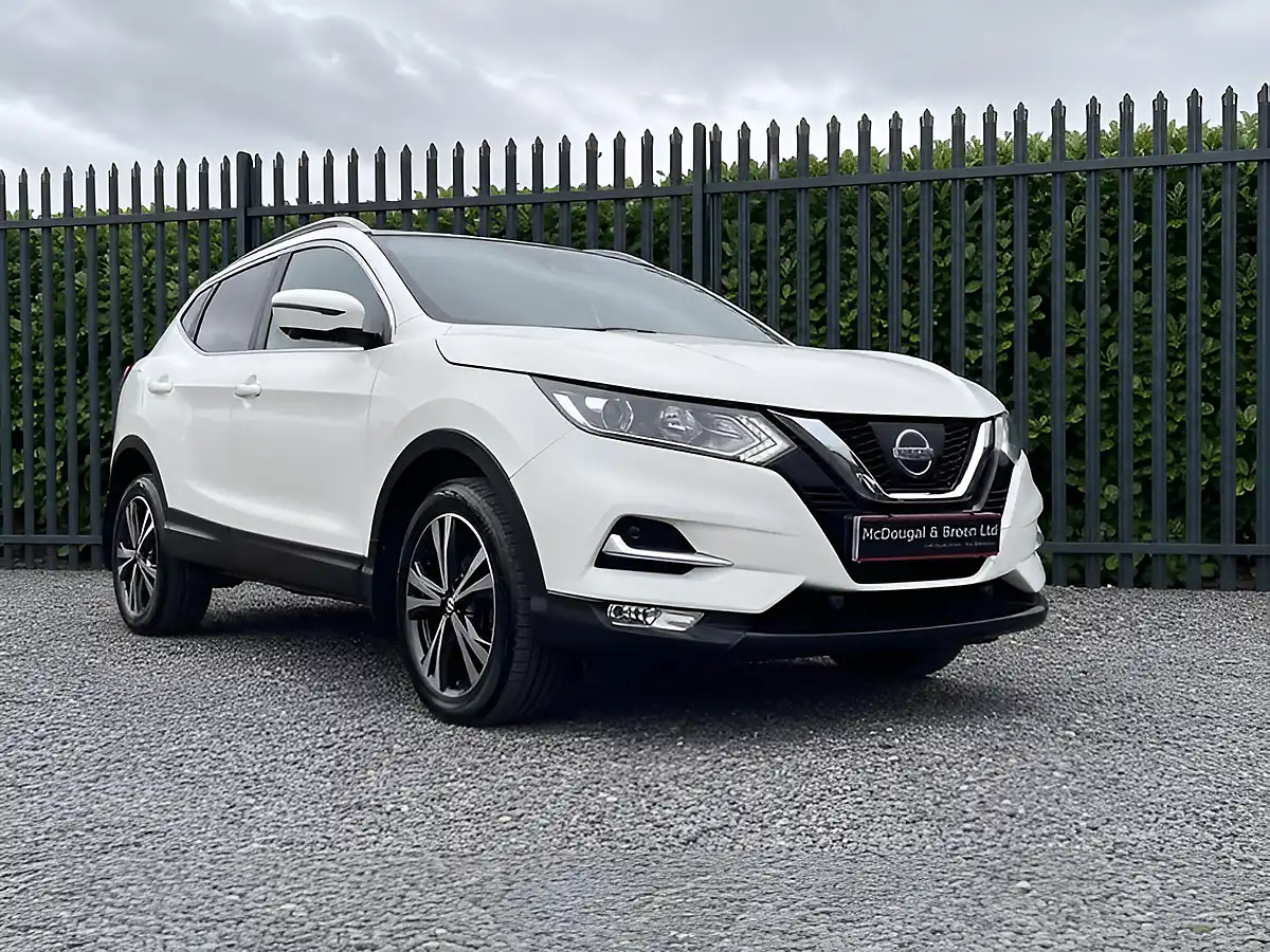 Used 2017 Nissan Qashqai N-Connecta White - Interior and Exterior details 11
