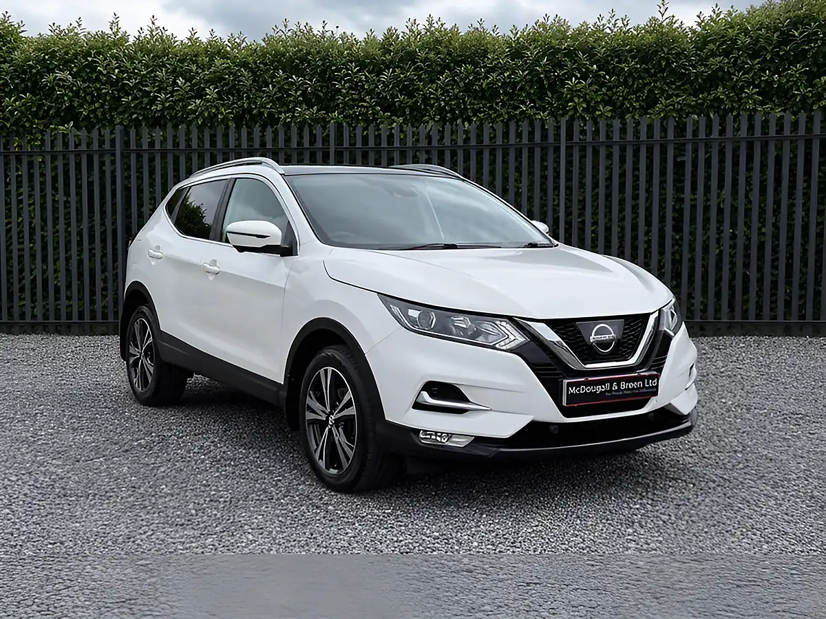 Used 2017 Nissan Qashqai N-Connecta White - Interior and Exterior details 3