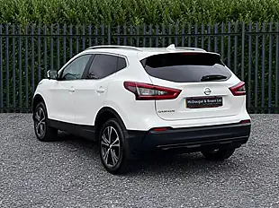 Used 2017 Nissan Qashqai N-Connecta White - Interior and Exterior details 8