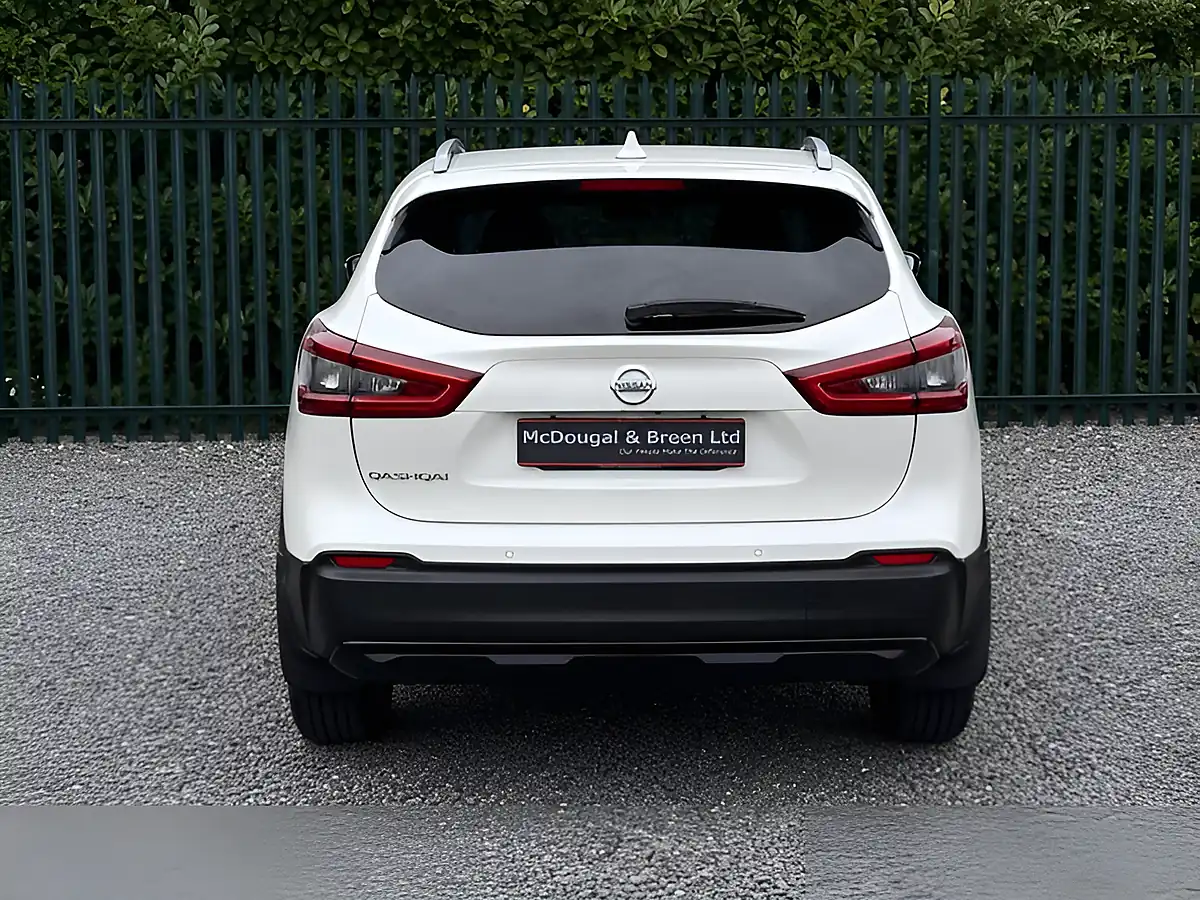 Used 2017 Nissan Qashqai N-Connecta White - Interior and Exterior details 9