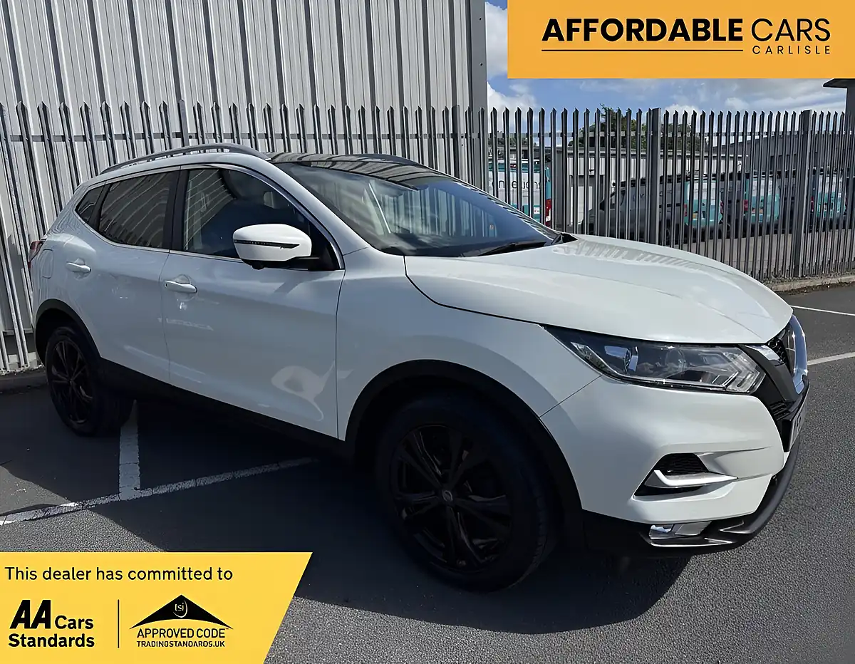 Used 2017 Nissan Qashqai N-Connecta White - Front View