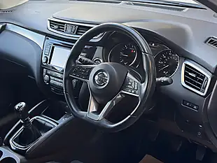 Used 2017 Nissan Qashqai N-Connecta White - Interior and Exterior details 14