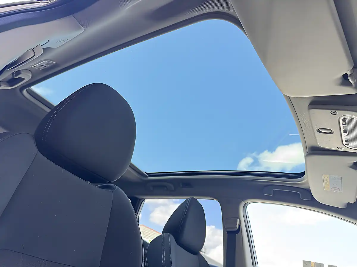 Used 2017 Nissan Qashqai N-Connecta White - Interior and Exterior details 15