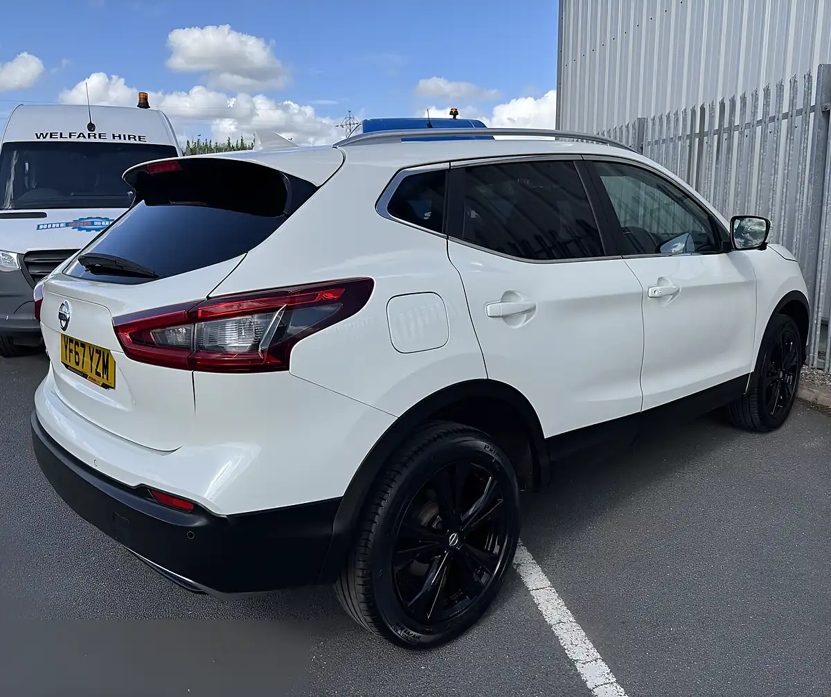 Used 2017 Nissan Qashqai N-Connecta White - Interior and Exterior details 5