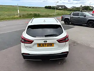 Used 2017 Nissan Qashqai N-Connecta White - Interior and Exterior details 11