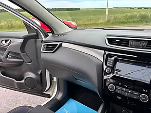 Used 2017 Nissan Qashqai N-Connecta White - Interior and Exterior details 17