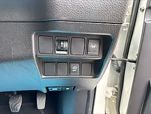 Used 2017 Nissan Qashqai N-Connecta White - Interior and Exterior details 18