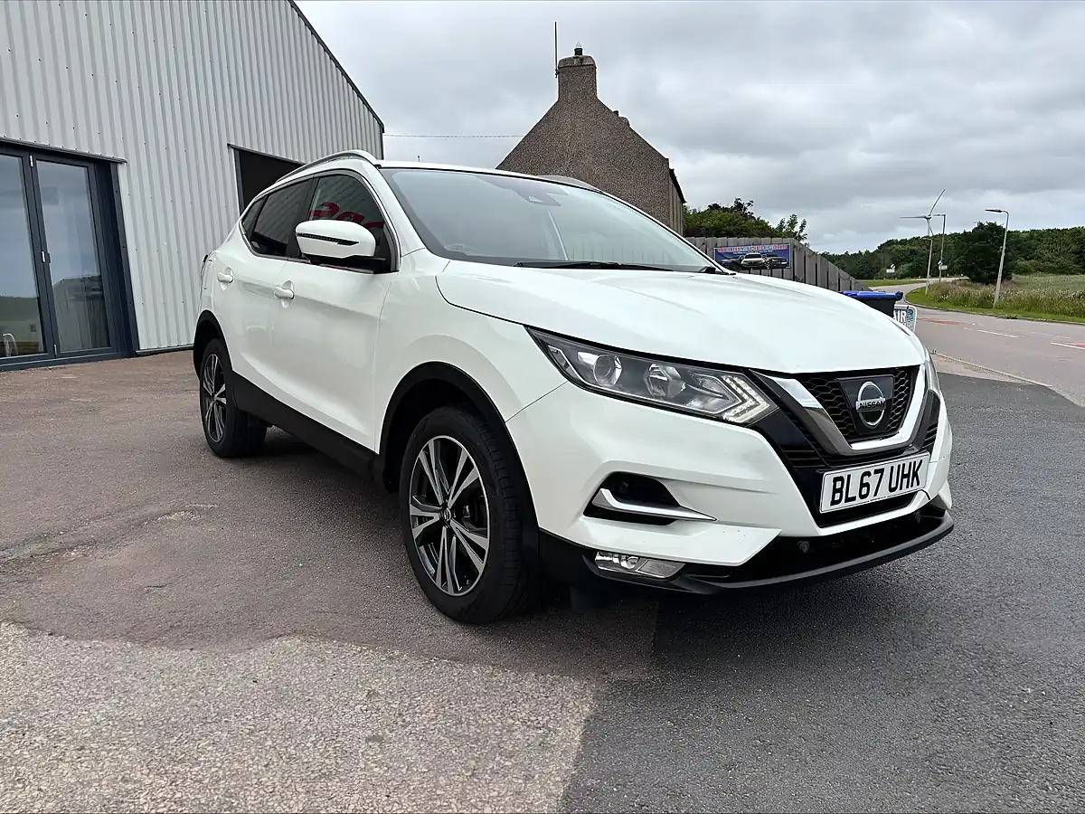 Used 2017 Nissan Qashqai N-Connecta White - Interior and Exterior details 2