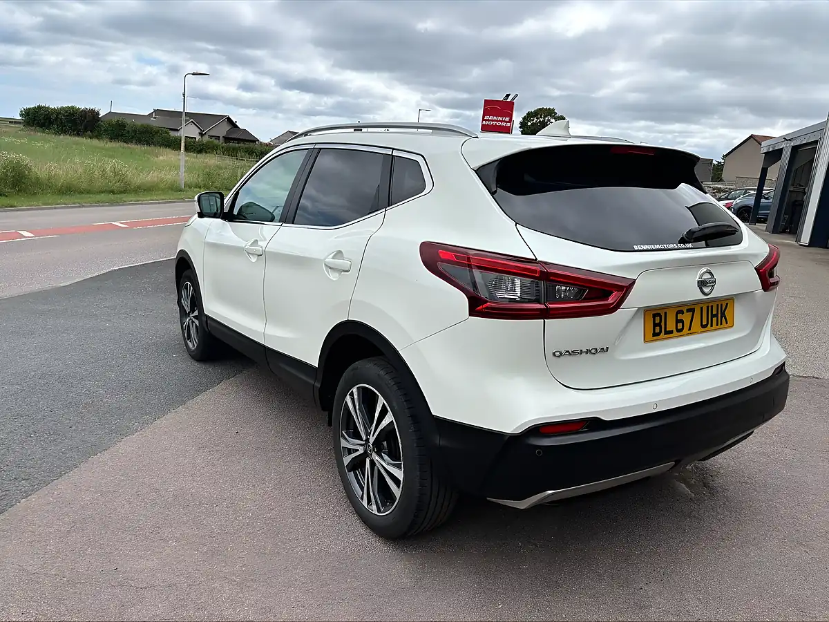 Used 2017 Nissan Qashqai N-Connecta White - Interior and Exterior details 6