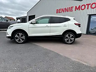 Used 2017 Nissan Qashqai N-Connecta White - Interior and Exterior details 9