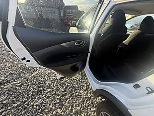 Used 2017 Nissan Qashqai N-Connecta White - Interior and Exterior details 11