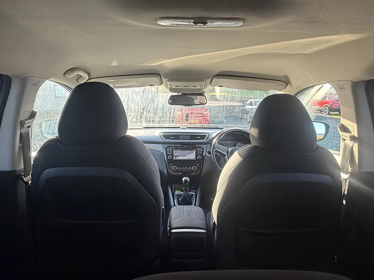 Used 2017 Nissan Qashqai N-Connecta White - Interior and Exterior details 13