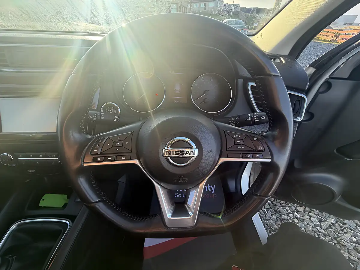 Used 2017 Nissan Qashqai N-Connecta White - Interior and Exterior details 16