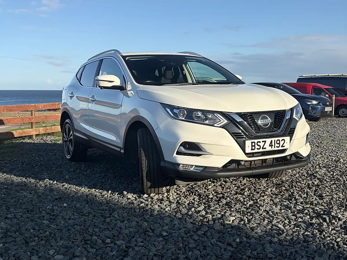 Used 2017 Nissan Qashqai N-Connecta White - Interior and Exterior details 3