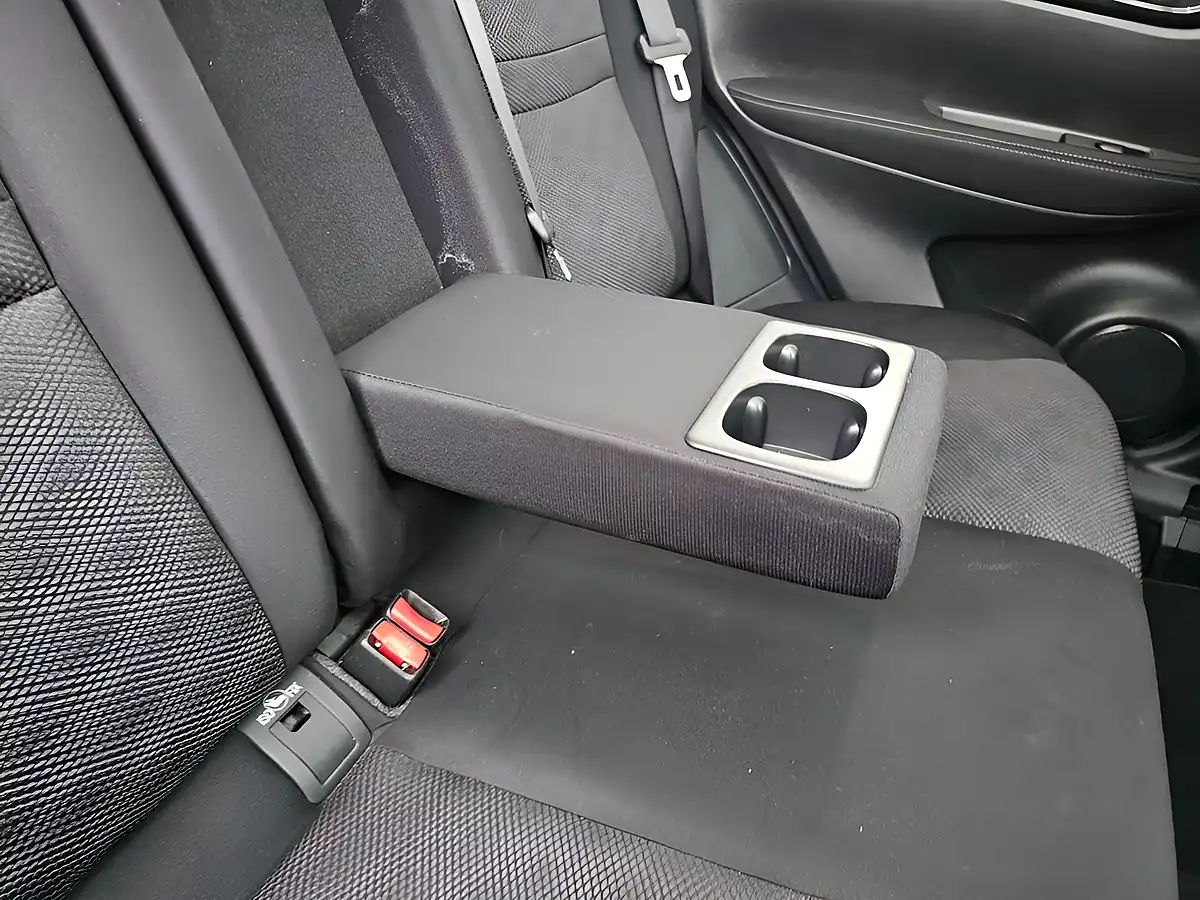 Used 2017 Nissan Qashqai N-Connecta White - Interior and Exterior details 10