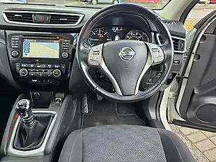 Used 2017 Nissan Qashqai N-Connecta White - Interior and Exterior details 11