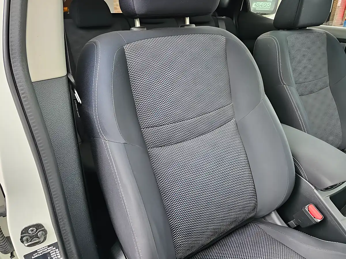 Used 2017 Nissan Qashqai N-Connecta White - Interior and Exterior details 14