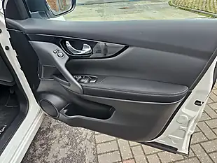 Used 2017 Nissan Qashqai N-Connecta White - Interior and Exterior details 16