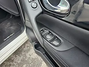 Used 2017 Nissan Qashqai N-Connecta White - Interior and Exterior details 17