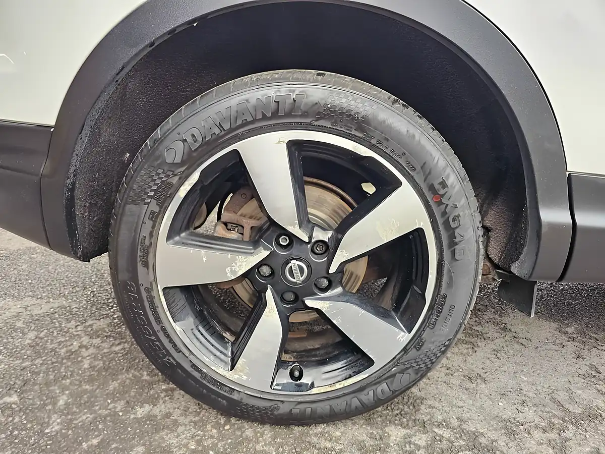 Used 2017 Nissan Qashqai N-Connecta White - Interior and Exterior details 18