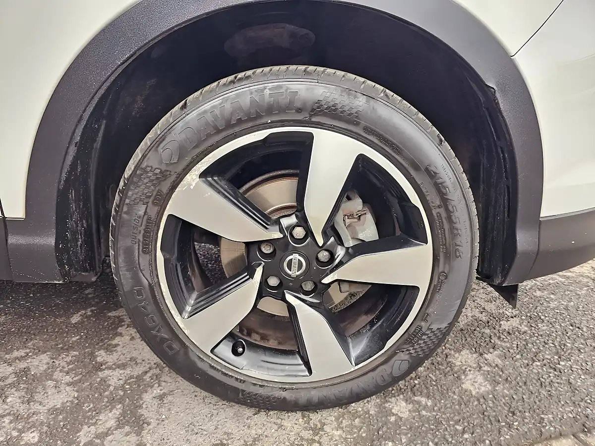 Used 2017 Nissan Qashqai N-Connecta White - Interior and Exterior details 19